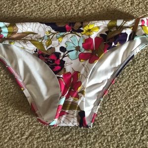 Victoria’s Secret bikini bottoms NWOT